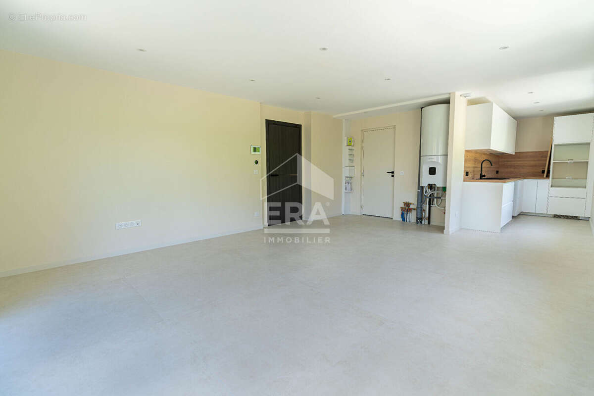 Appartement 70m² à mésigny - photo 4