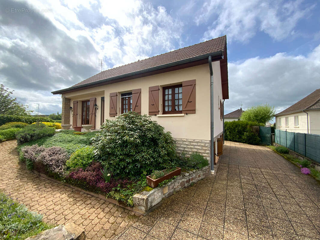 Maison à TOULON-SUR-ARROUX
