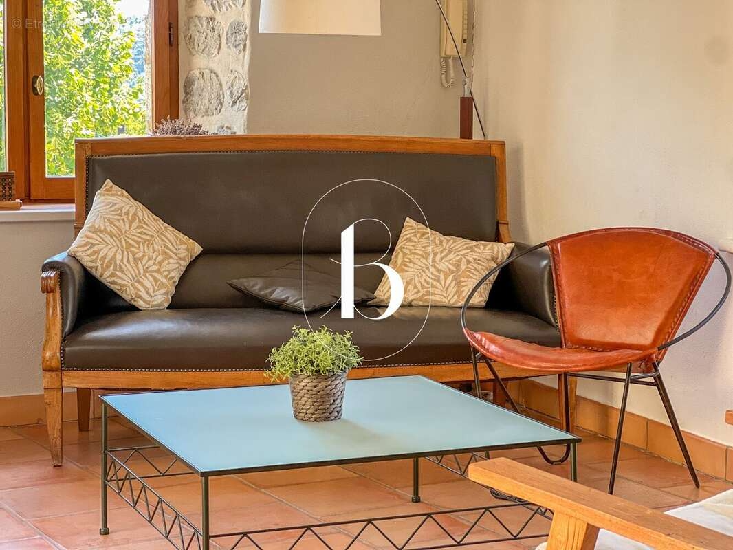 Maison 350 m² à Bessas  - photo 22