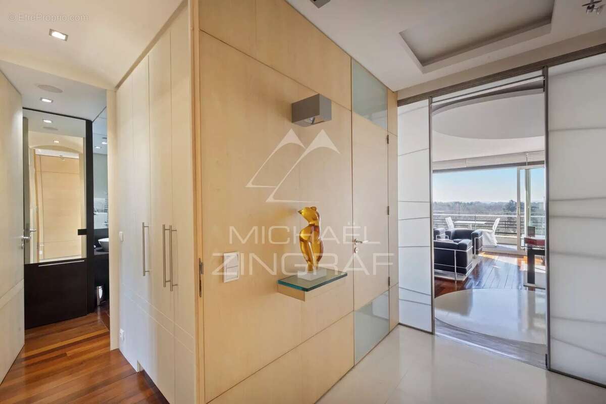 Appartement à NEUILLY-SUR-SEINE