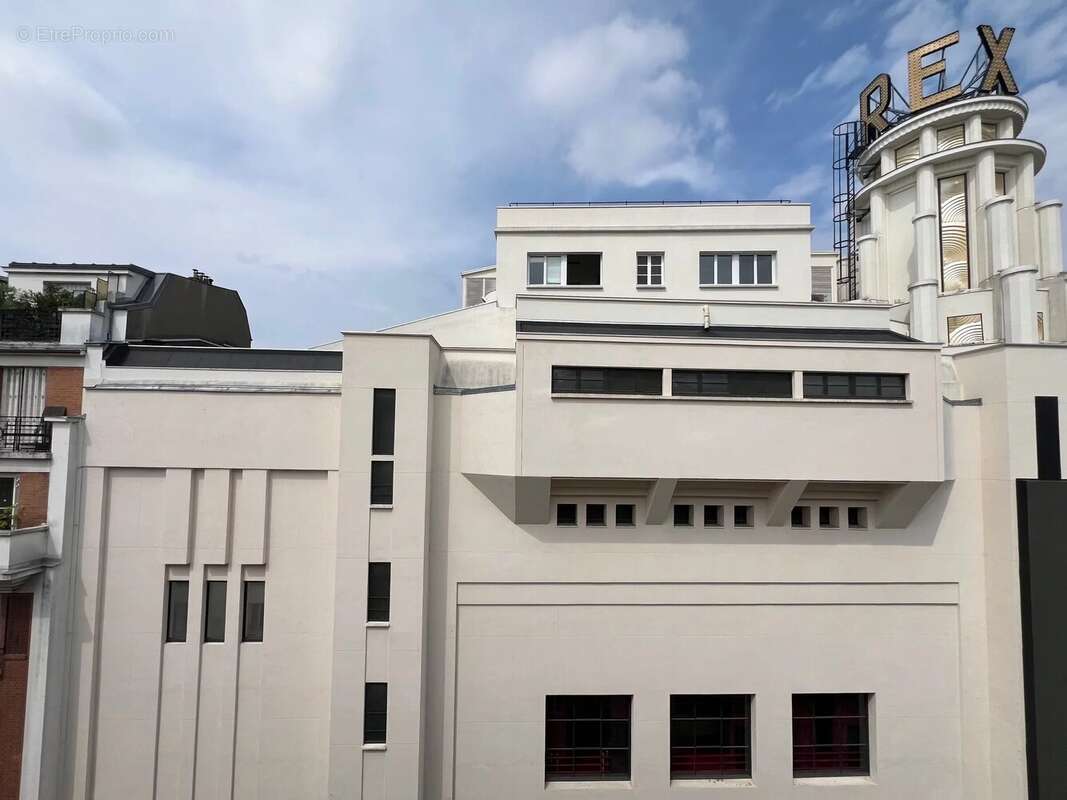 Studio paris iième avec ascenseur - photo 4