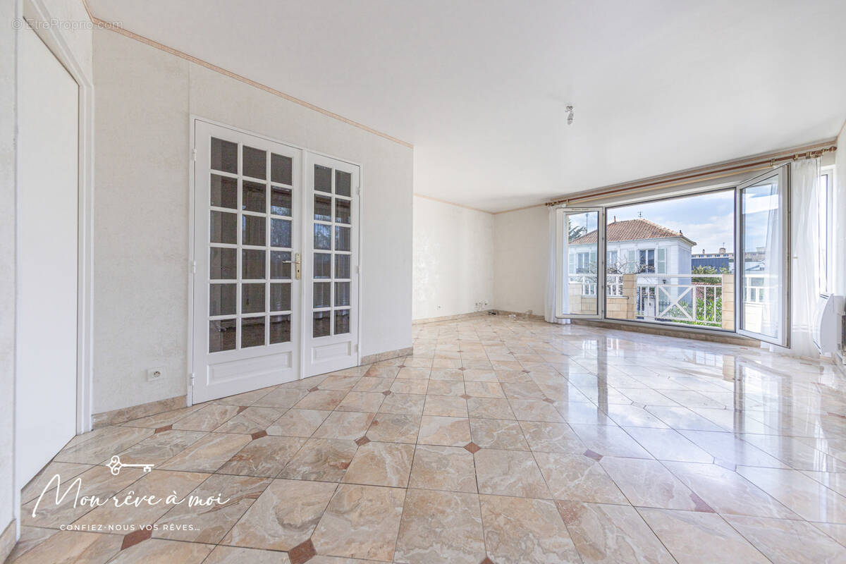 Appartement à NANTERRE