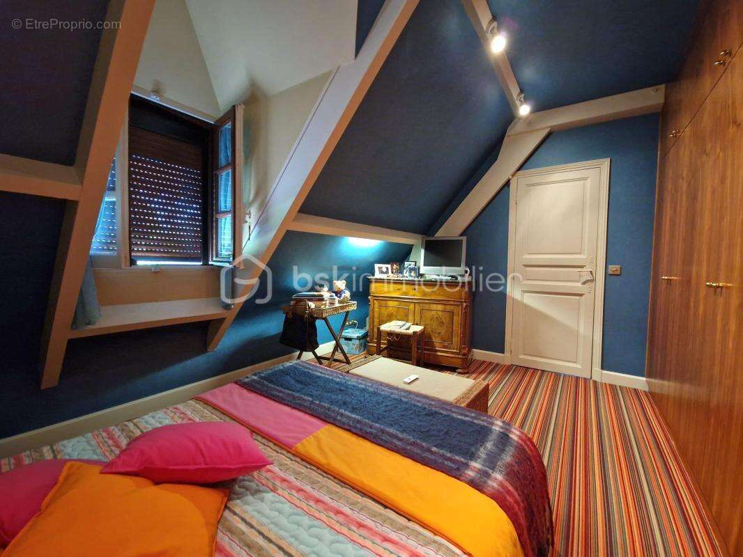 Maison à HOUDAN
