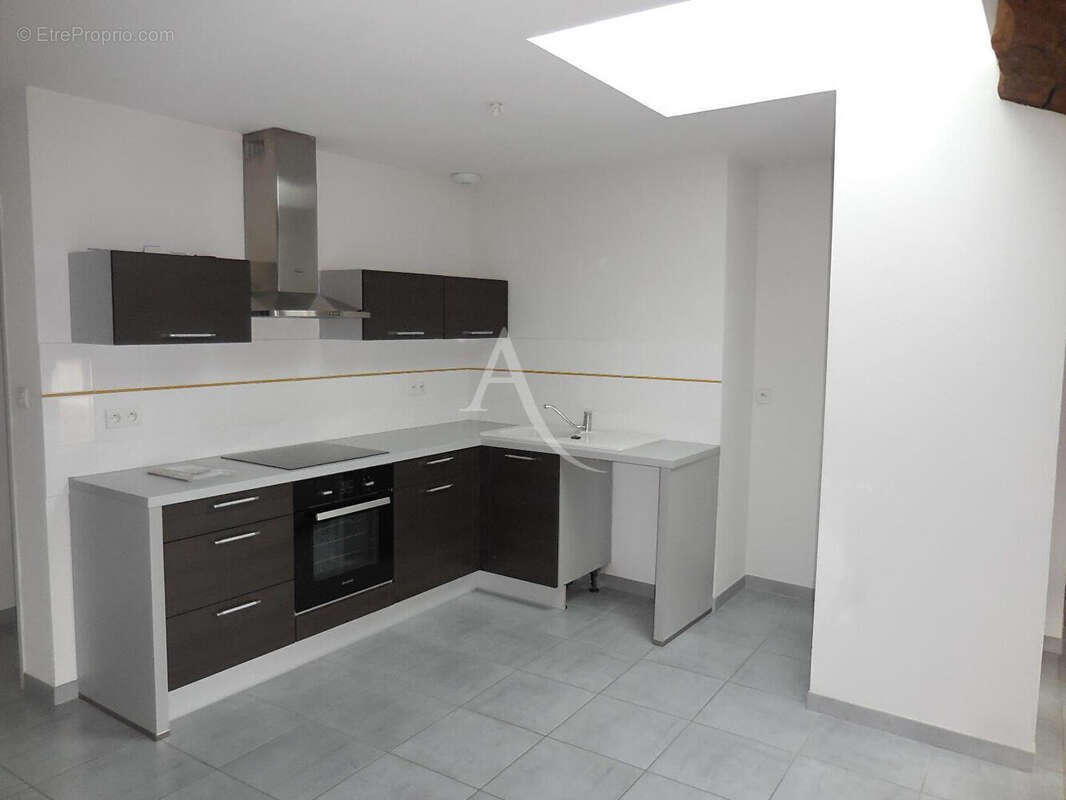 Appartement à SAINT-LAURENT-SUR-SAONE