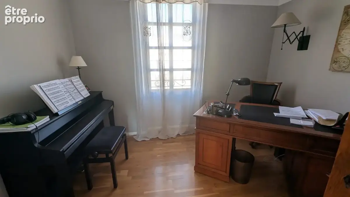 Maison 250 m² à Le Cannet-Des-Maures  - photo 5