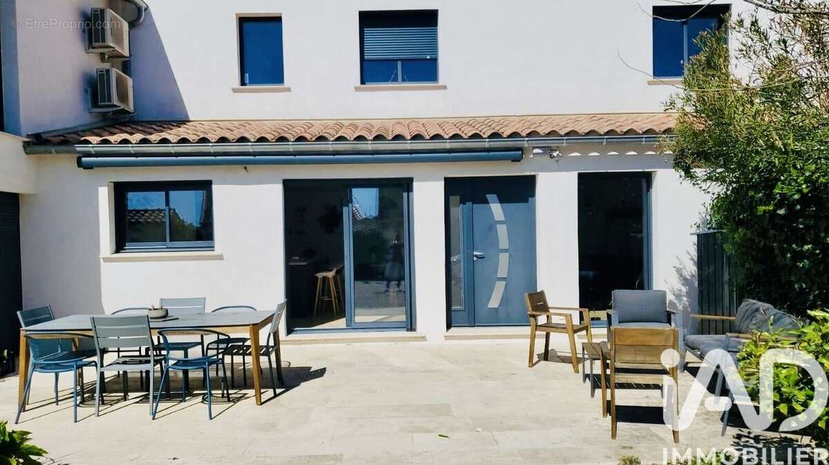 Maison 152 m² à Arles  - photo 8