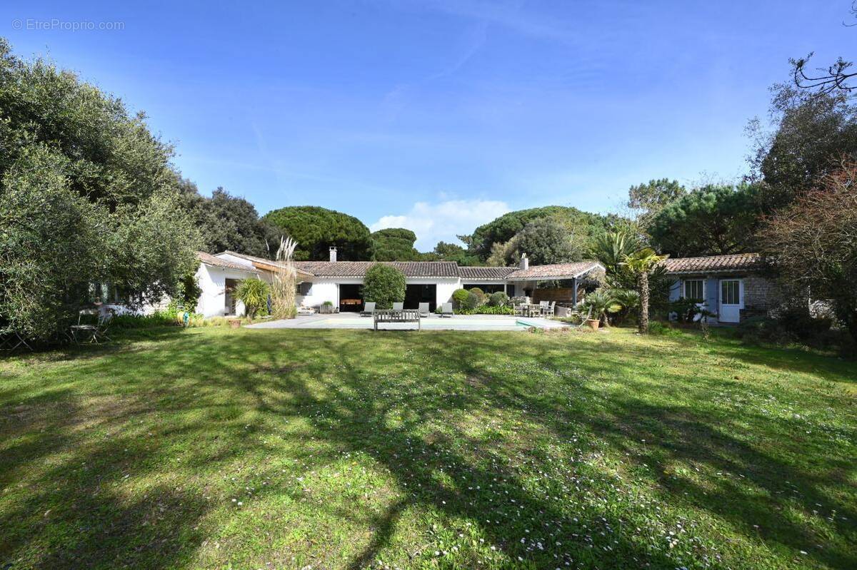 Maison à LES PORTES-EN-RE