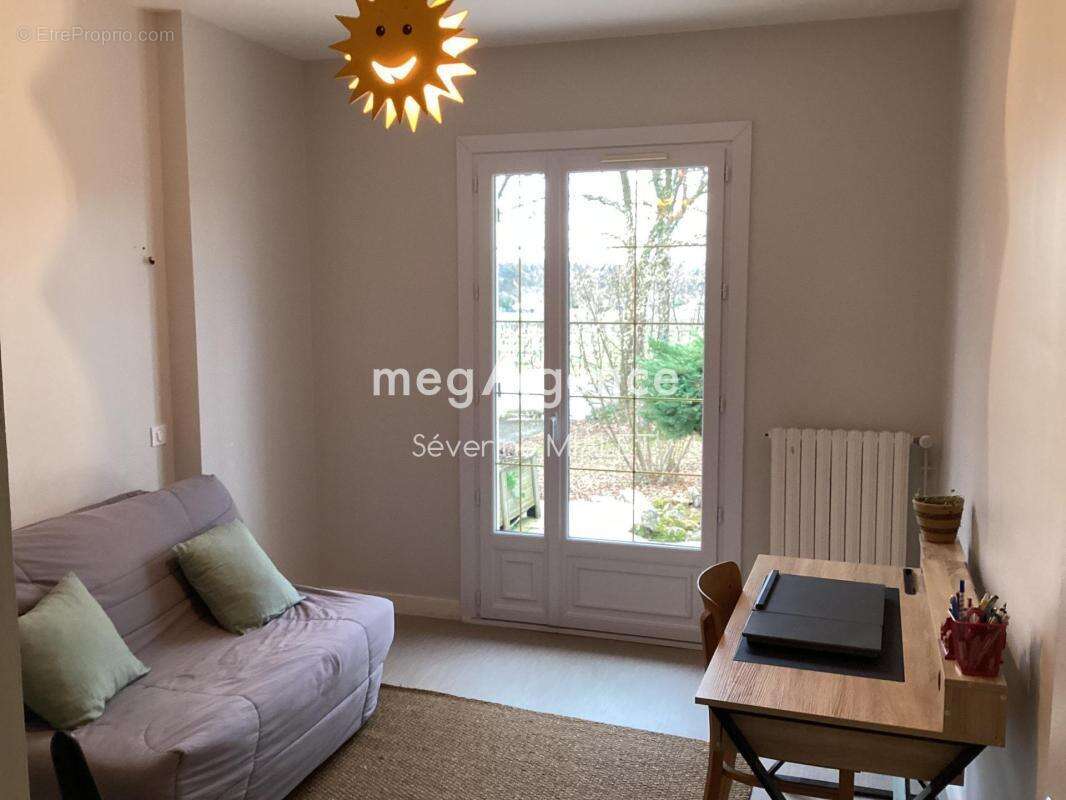 Maison à CHERVES-RICHEMONT