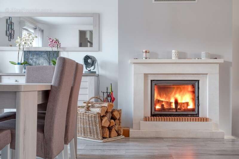 Maison à LA QUEUE-LES-YVELINES