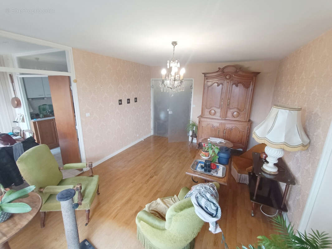 Appartement T5 avec garage et cave - photo 2