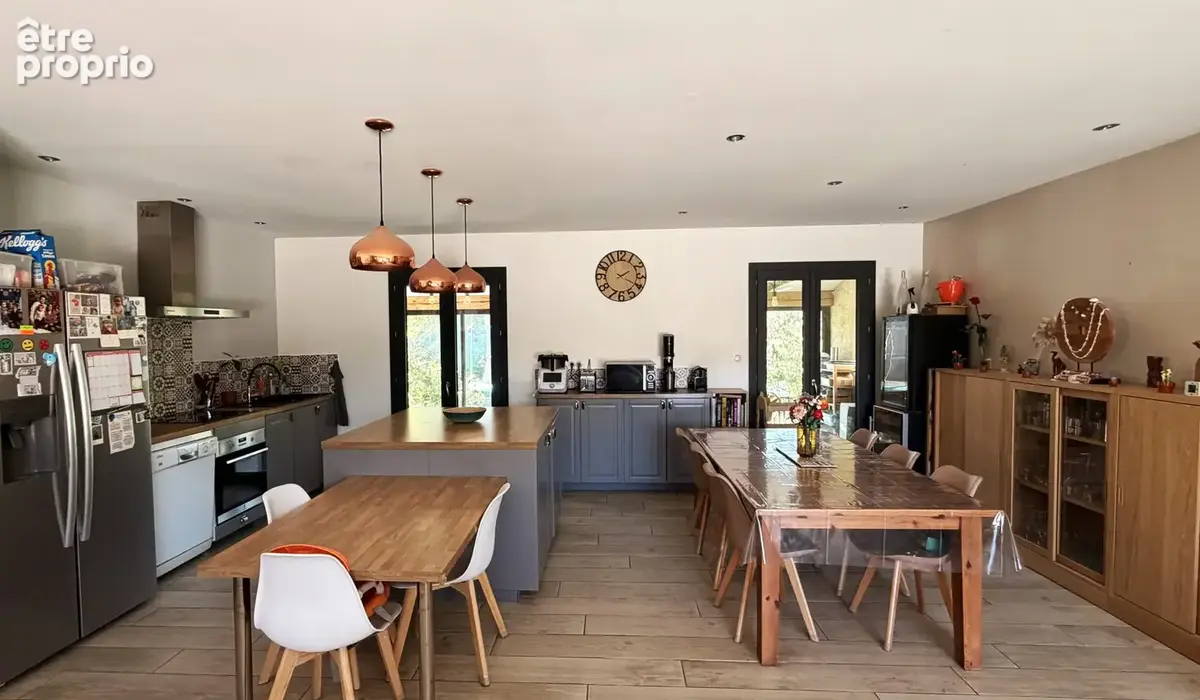 Maison plain pied 107 m2, grande pièce de vie, 3 chambres, garage et petite piscine - photo 6