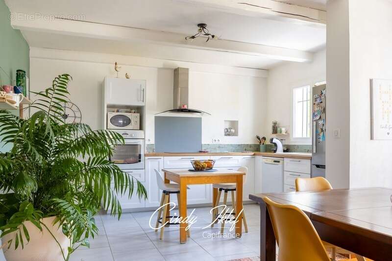 Maison à CHATEAUNEUF-LES-MARTIGUES