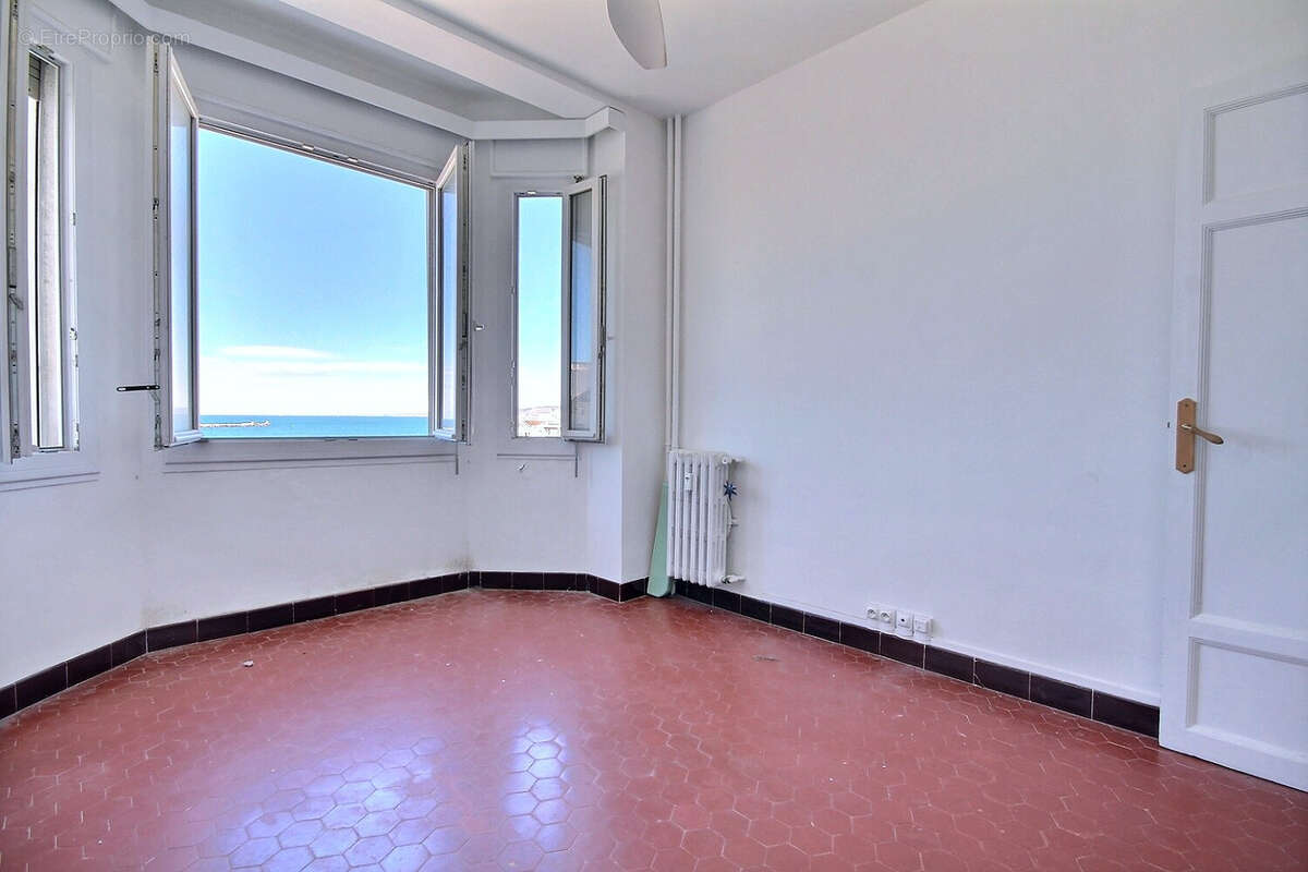 Appartement à MARSEILLE-7E