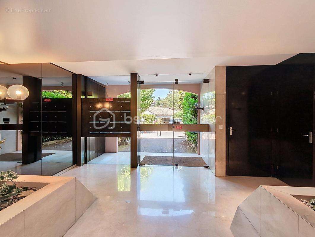Appartement à MOUGINS