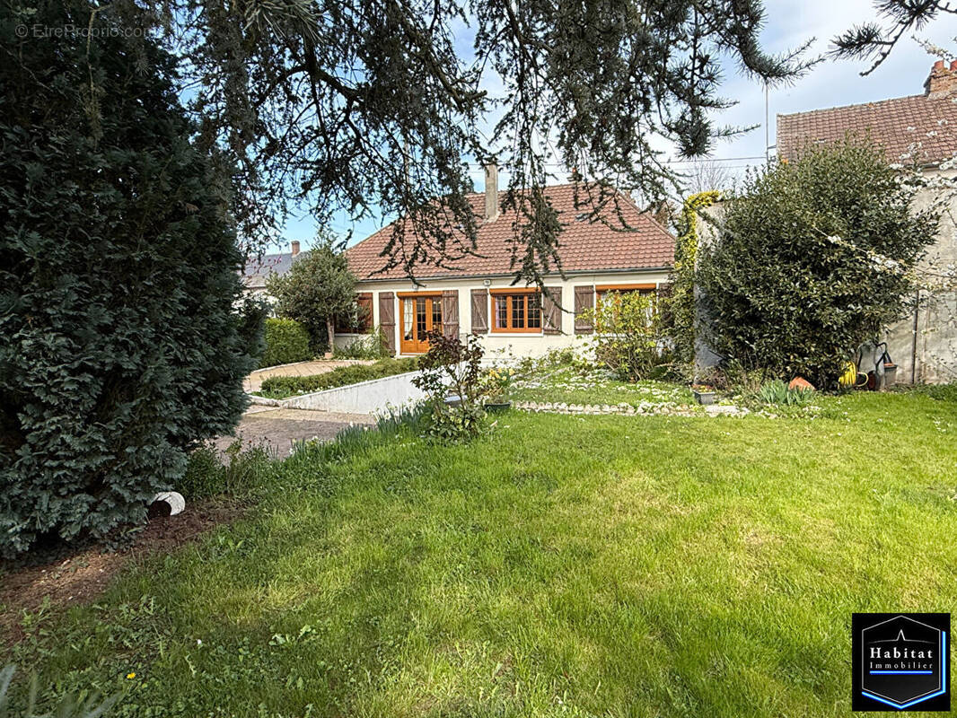Maison à LE PLESSIS-BELLEVILLE
