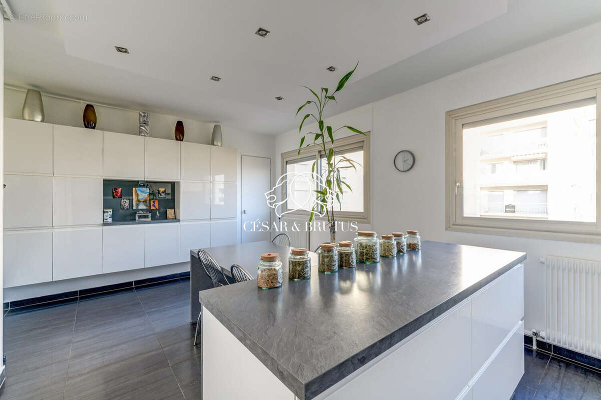 Appartement à LYON-8E