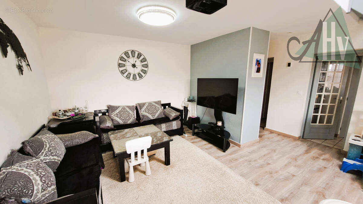 Appartement à SAINT-VALERIEN