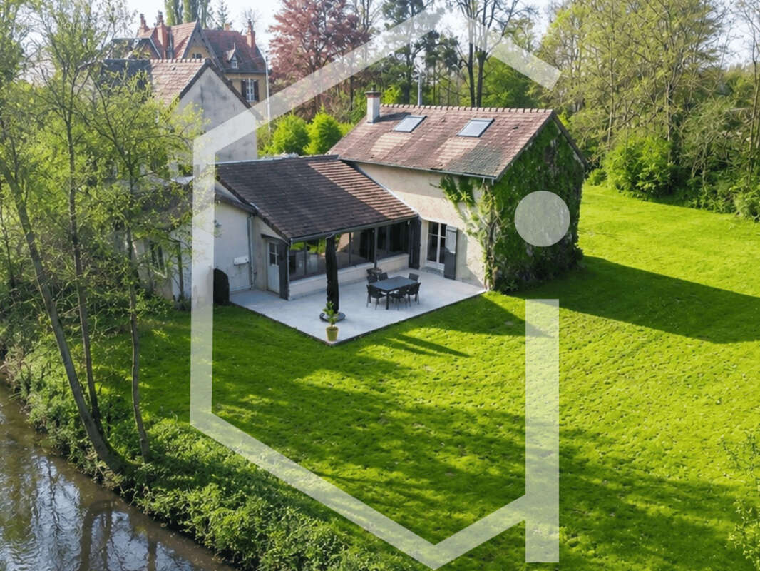 Maison à COSNE-COURS-SUR-LOIRE