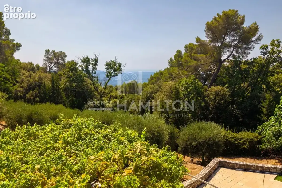 Propriété lovée dans un écrin de verdure - photo 9