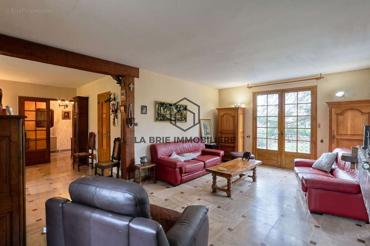 Maison 148 m² à Santeny  - photo 7