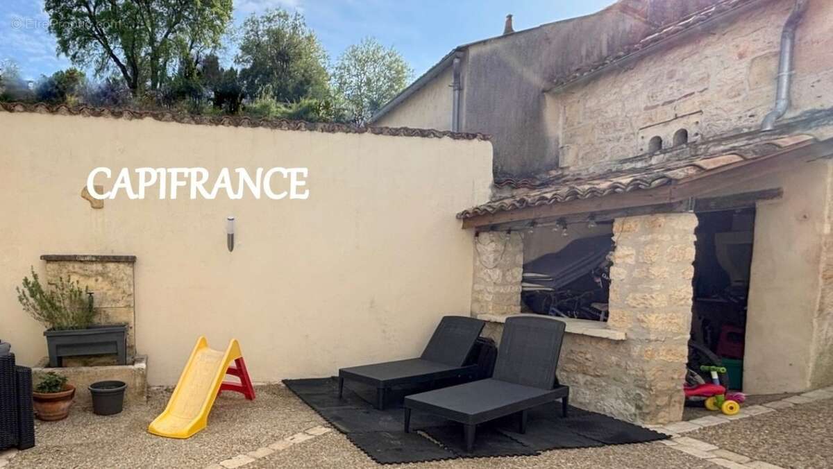 Maison charentaise en pierre - 120 m² habitables - 4 chambres + 1 bureau - TAILLEBOURG au coeur du village - photo 16