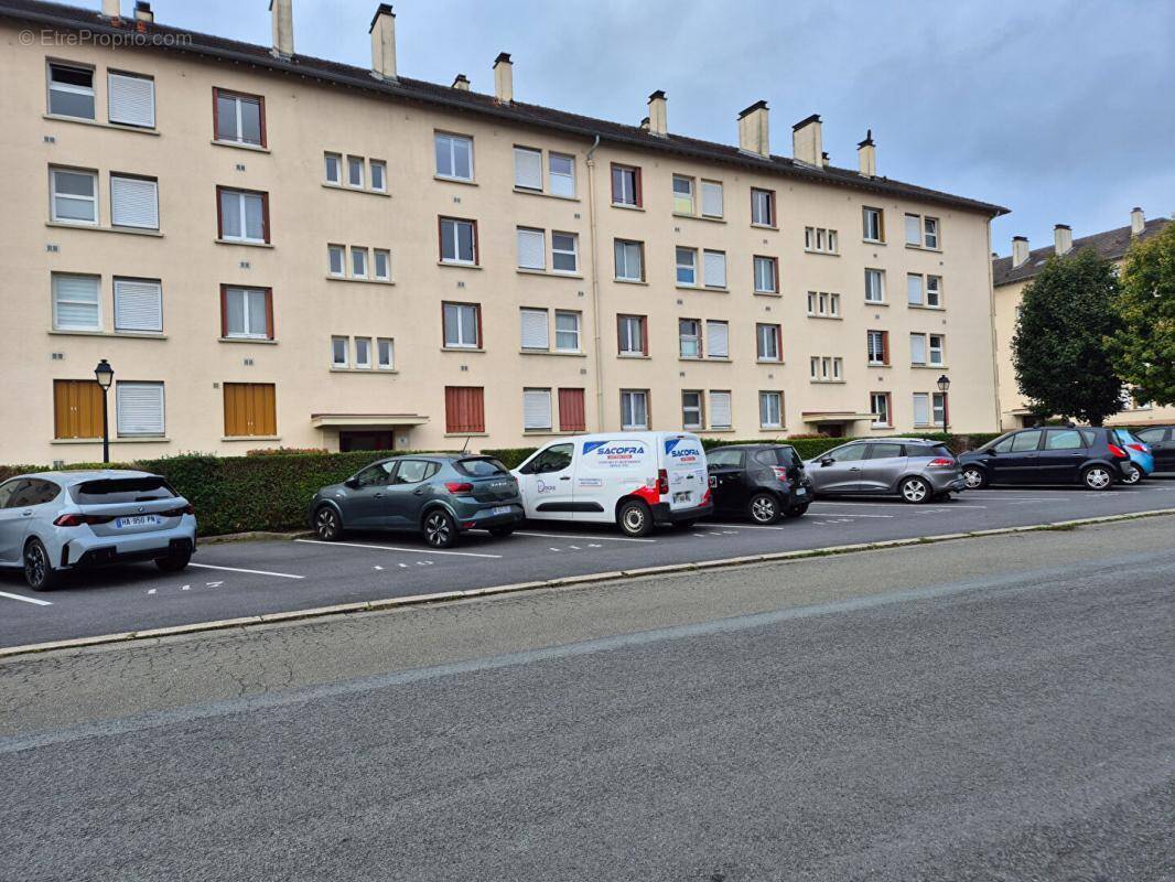 Appartement à LE MESNIL-LE-ROI