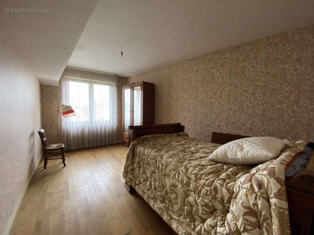 Maison à CHAMPNIERS