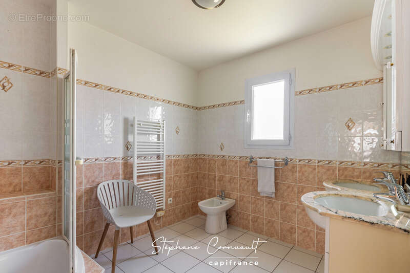 Maison à SAINT-ASTIER