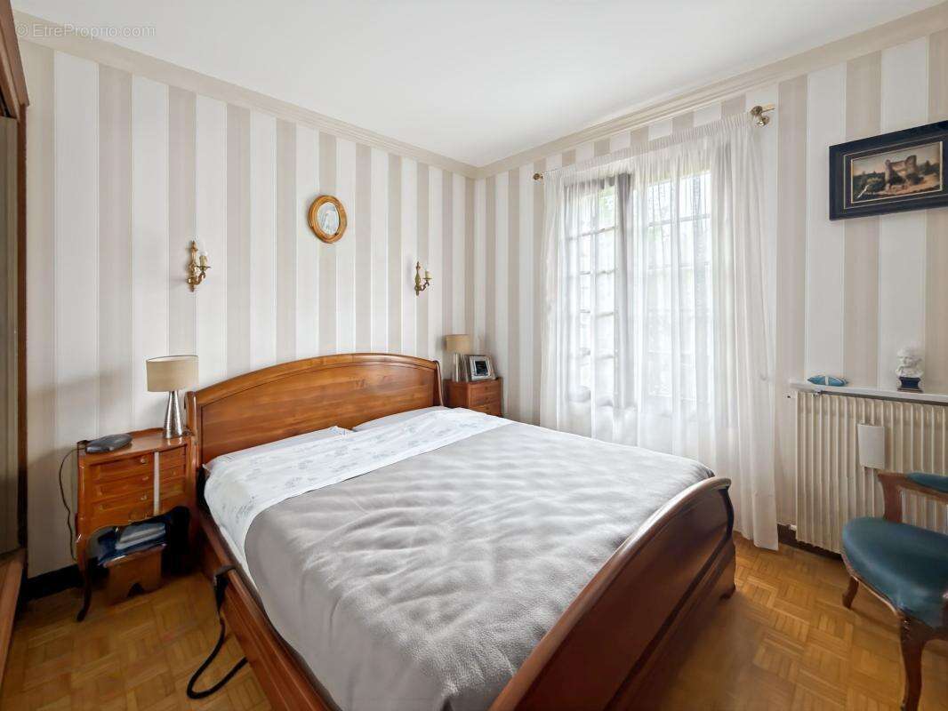 Maison à NOTRE-DAME-DE-SANILHAC