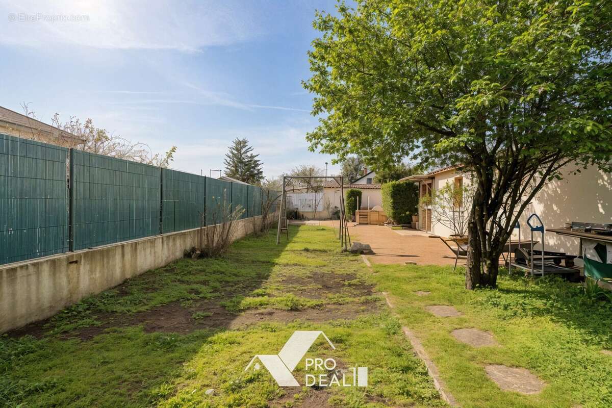 Maison 110 m² à Bron  - photo 3