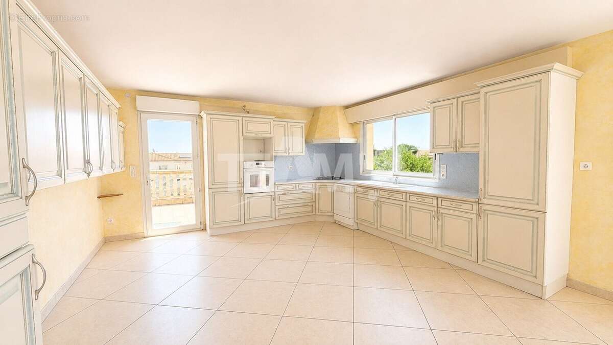Maison de 330 m² divisé 3 logements - photo 24