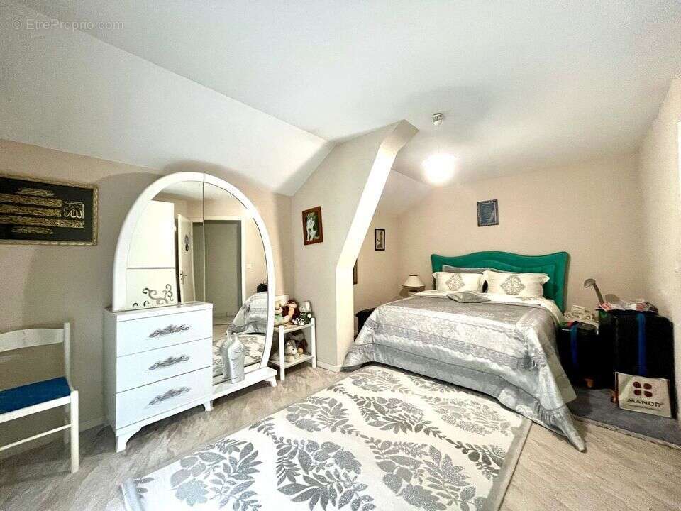 Maison à VETRAZ-MONTHOUX