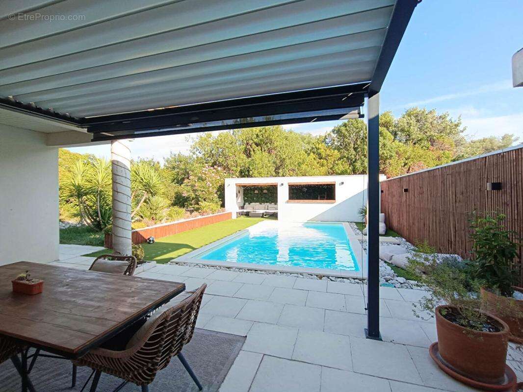 Maison Saint Chamas 5 pièce(s) Avec Piscine et jardin aménagé - photo 2