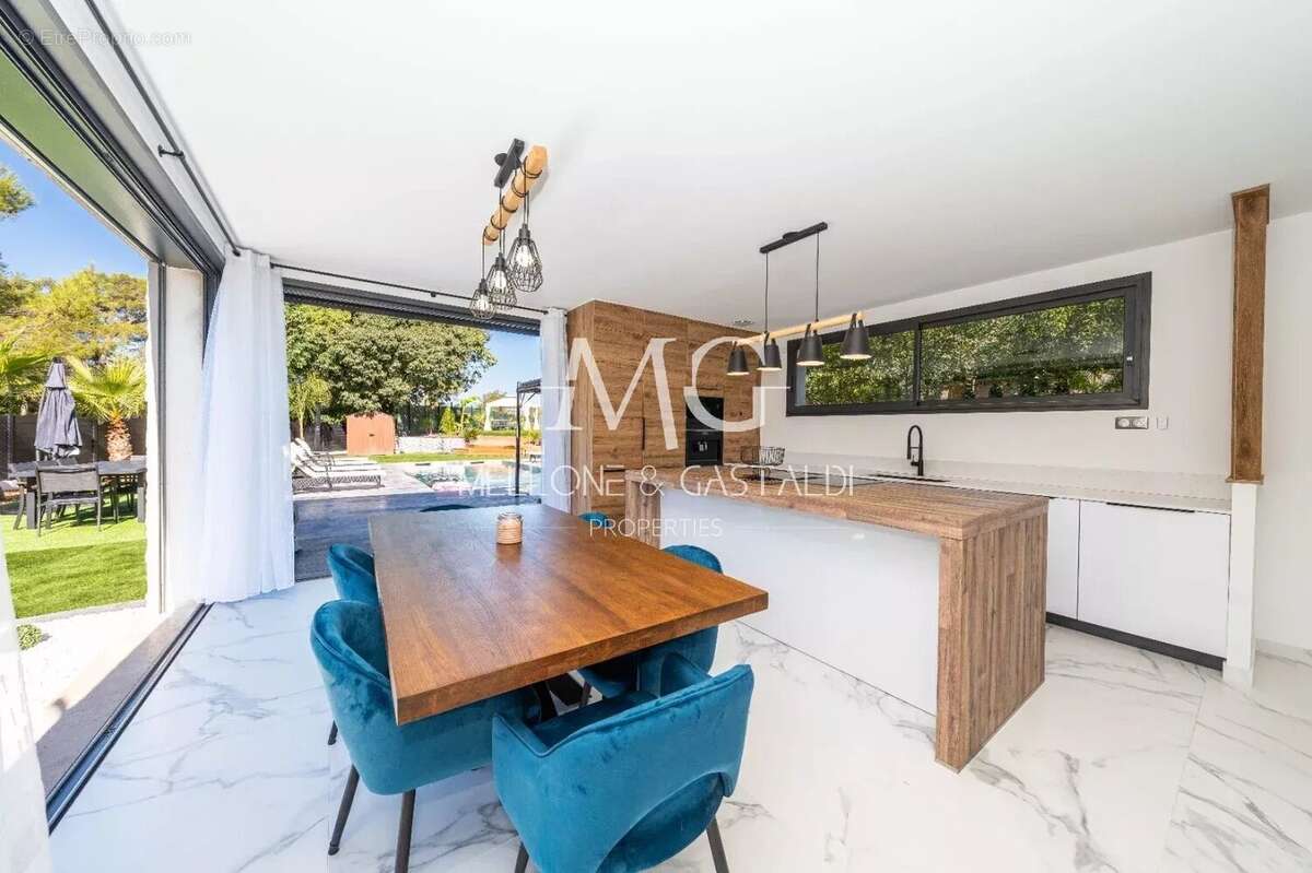 Maison à MOUGINS