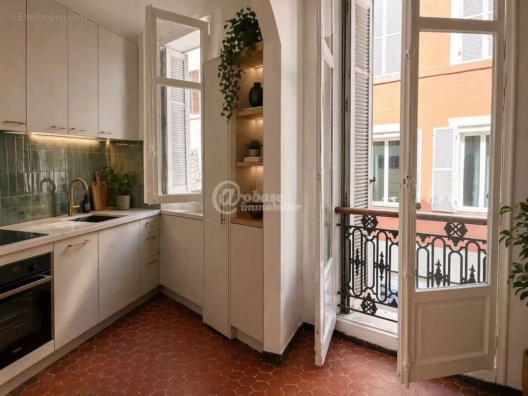 Appartement à MARSEILLE-6E