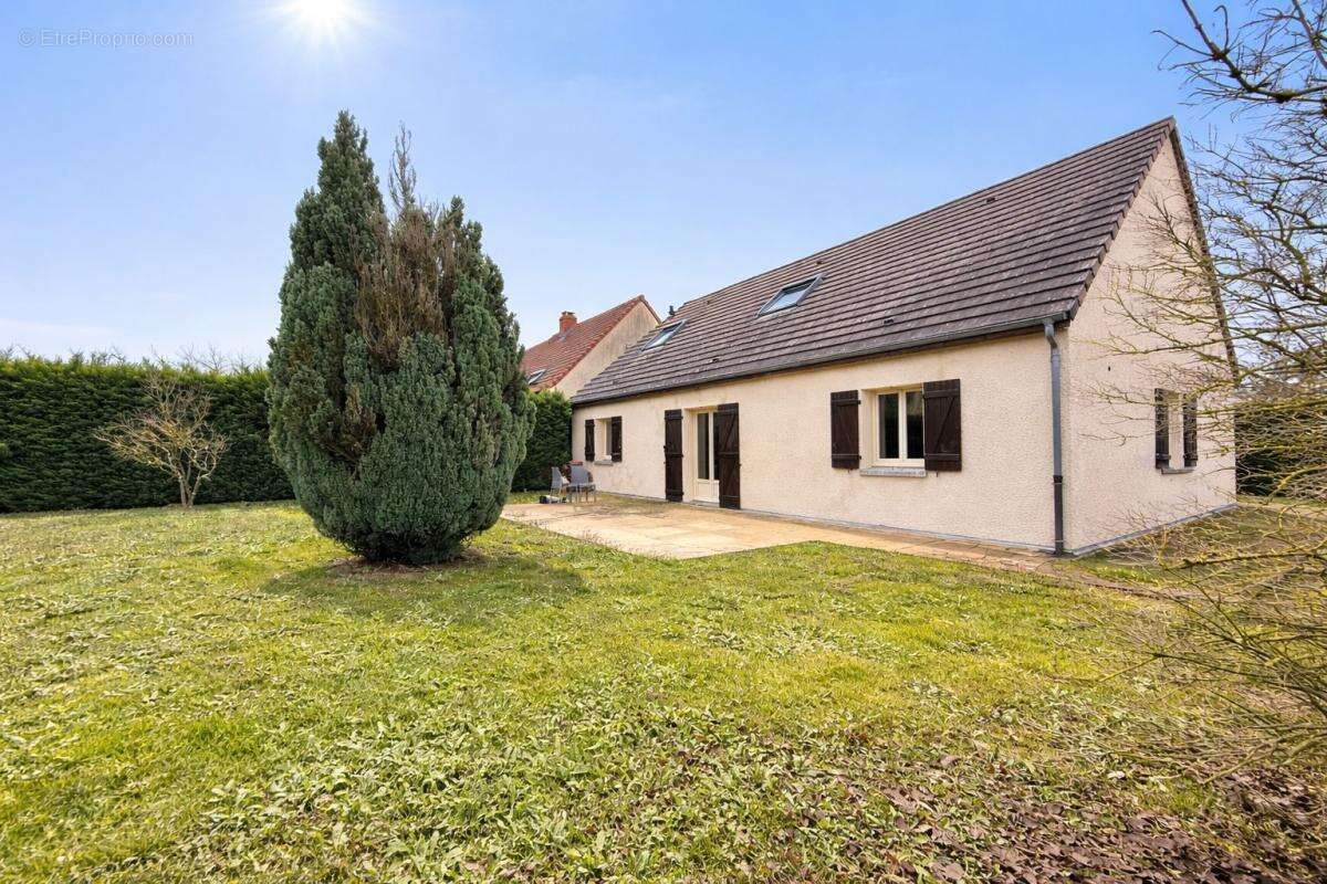 Maison à LONGECOURT-EN-PLAINE