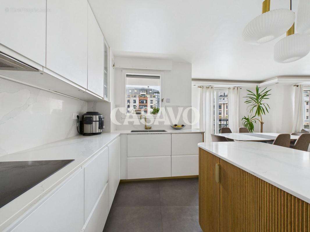 Appartement à CHARENTON-LE-PONT