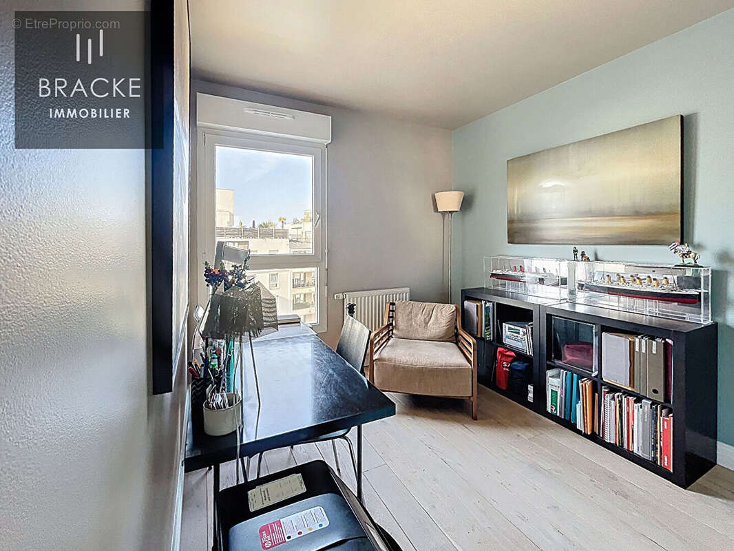 Appartement à COURBEVOIE
