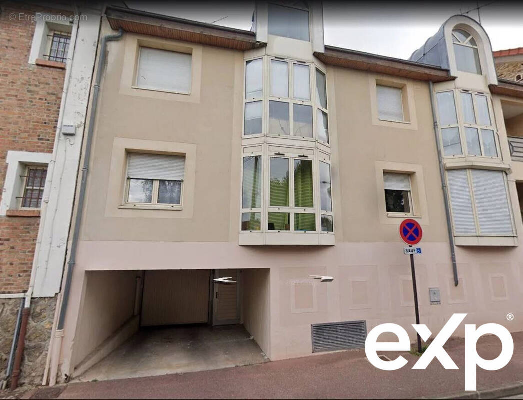 Parking à JUVISY-SUR-ORGE