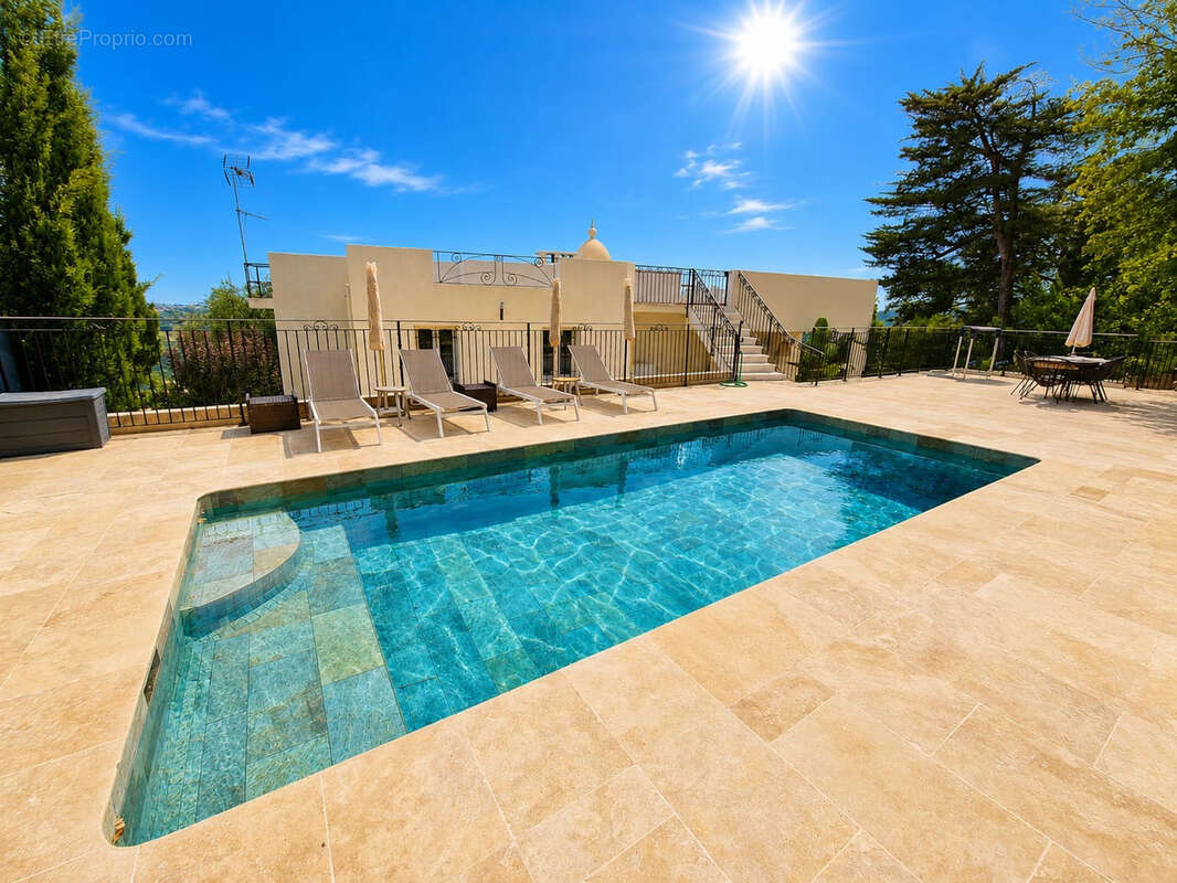 Propriété exceptionnelle de 1800 m2 avec demeure de Maître de style byzantin sur la Côte d'Azur (hauteurs CAGN - photo 4