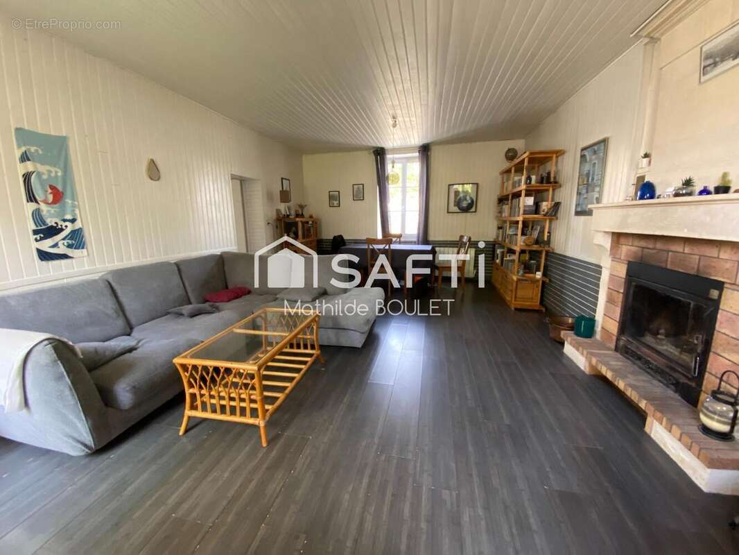 Maison 121 m² à Archingeay  - photo 4