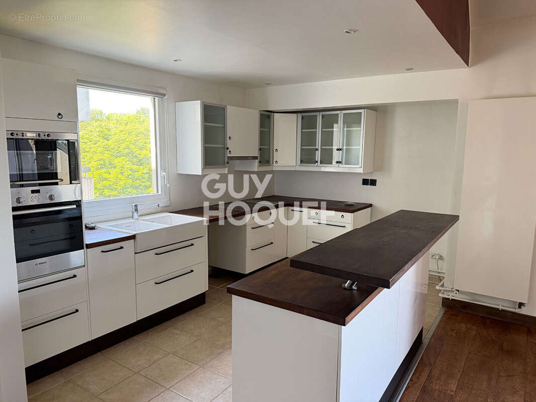 Appartement à LE COUDRAY-MONTCEAUX