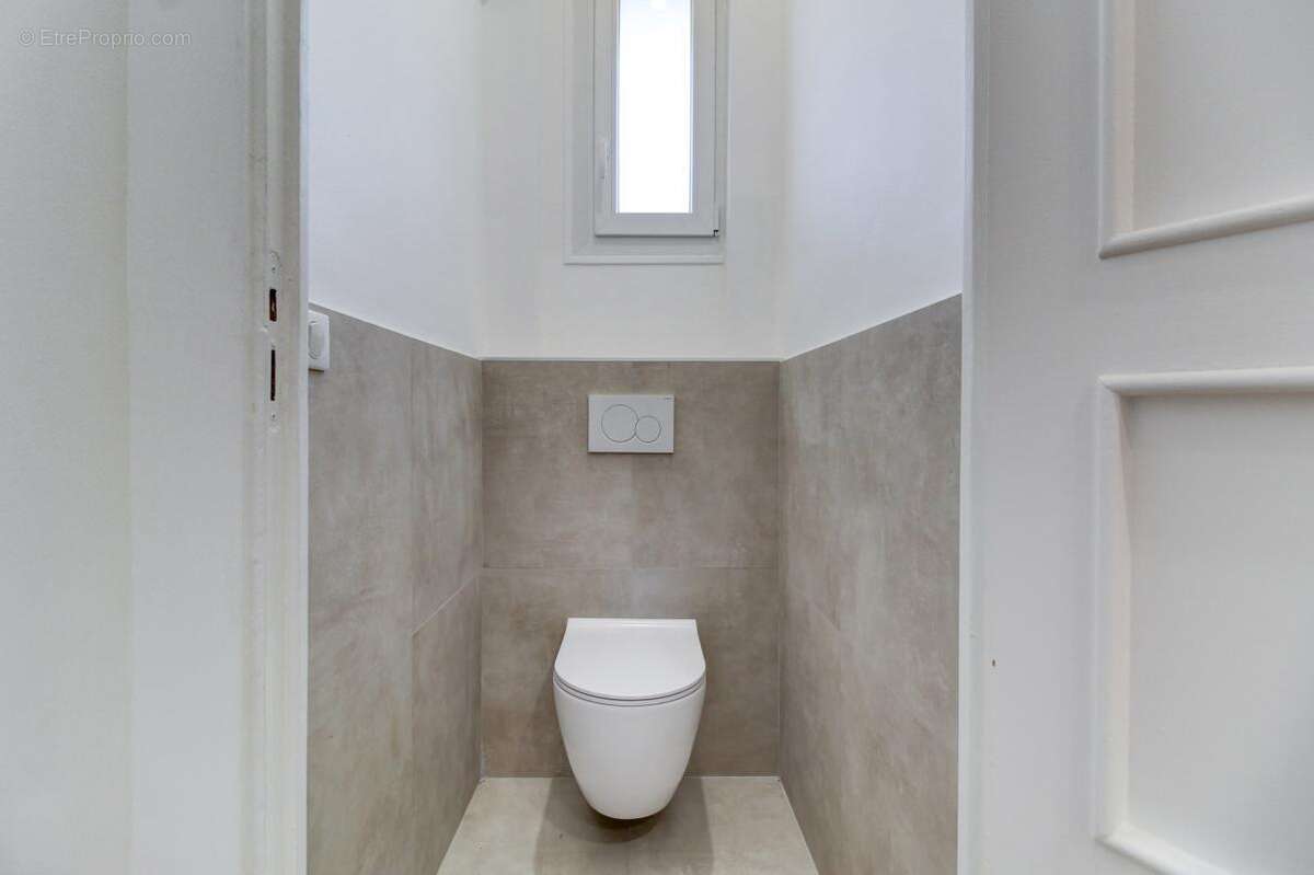 Appartement à SAINT-LAURENT-DU-VAR