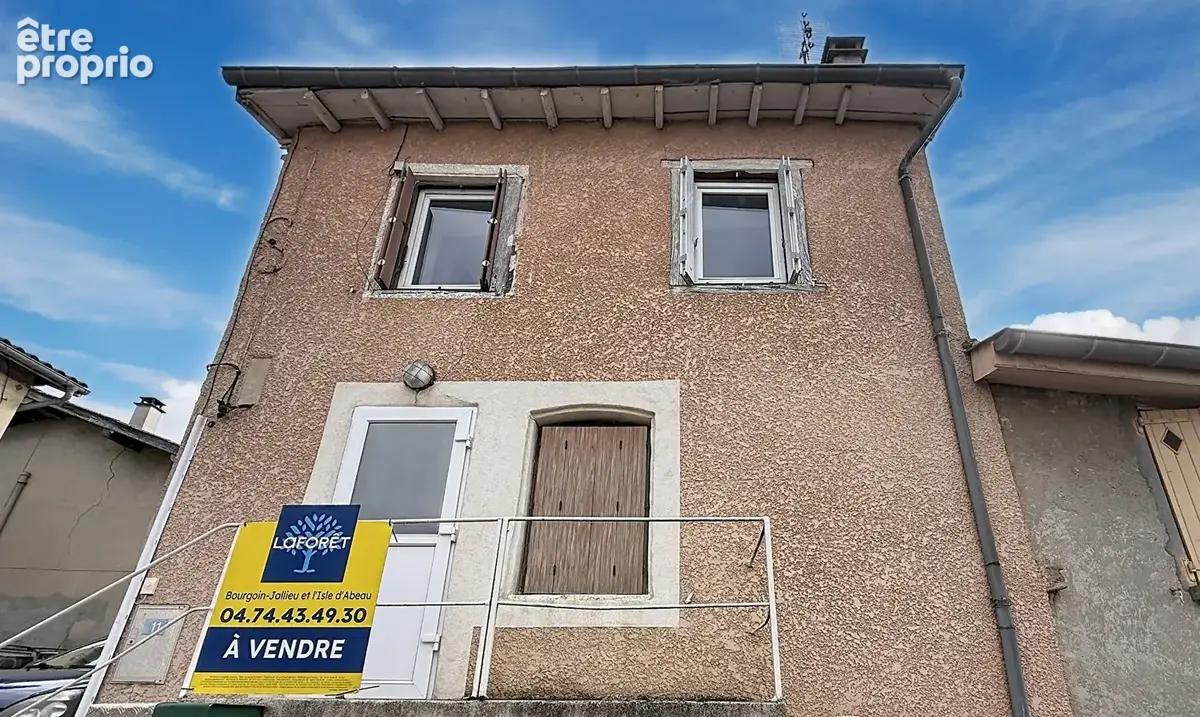 Appartement à SAINT-JEAN-DE-BOURNAY