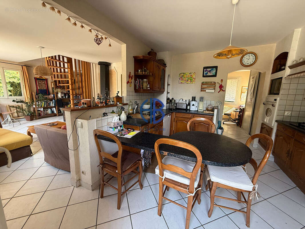 Maison à SAINT-ETIENNE-DE-CROSSEY