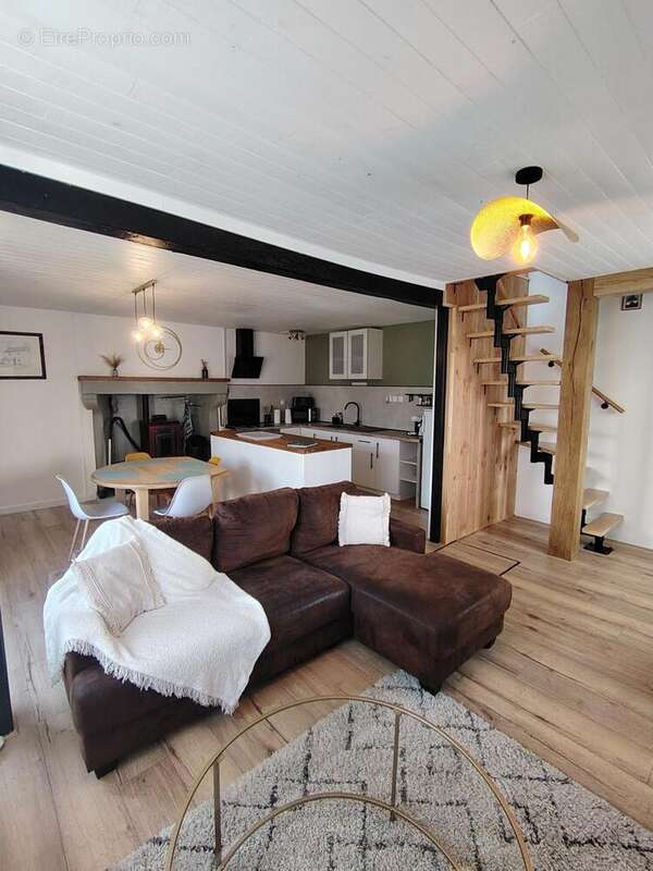 Maison 62 m² à Savigny-Le-Vieux  - photo 3