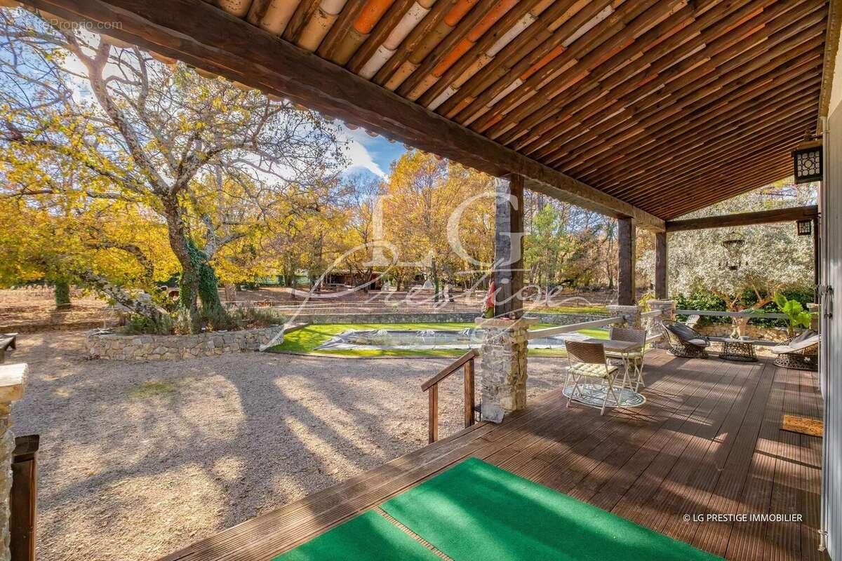 Maison à TOURRETTES