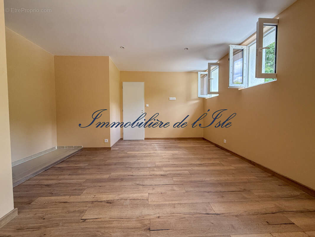 Maison rénovée sur grand terrain arboré - proche périgueux - photo 11