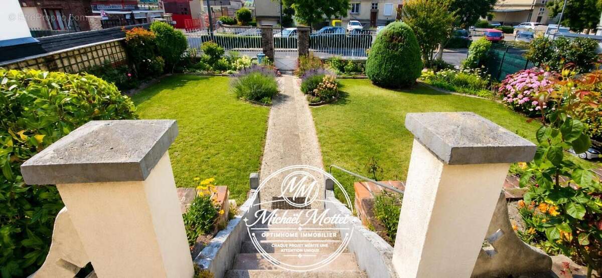 Maison de caractère 115 m² – 4 chambres, jardin clos, double garage en cœur de Caudebec-en-Caux - photo 2