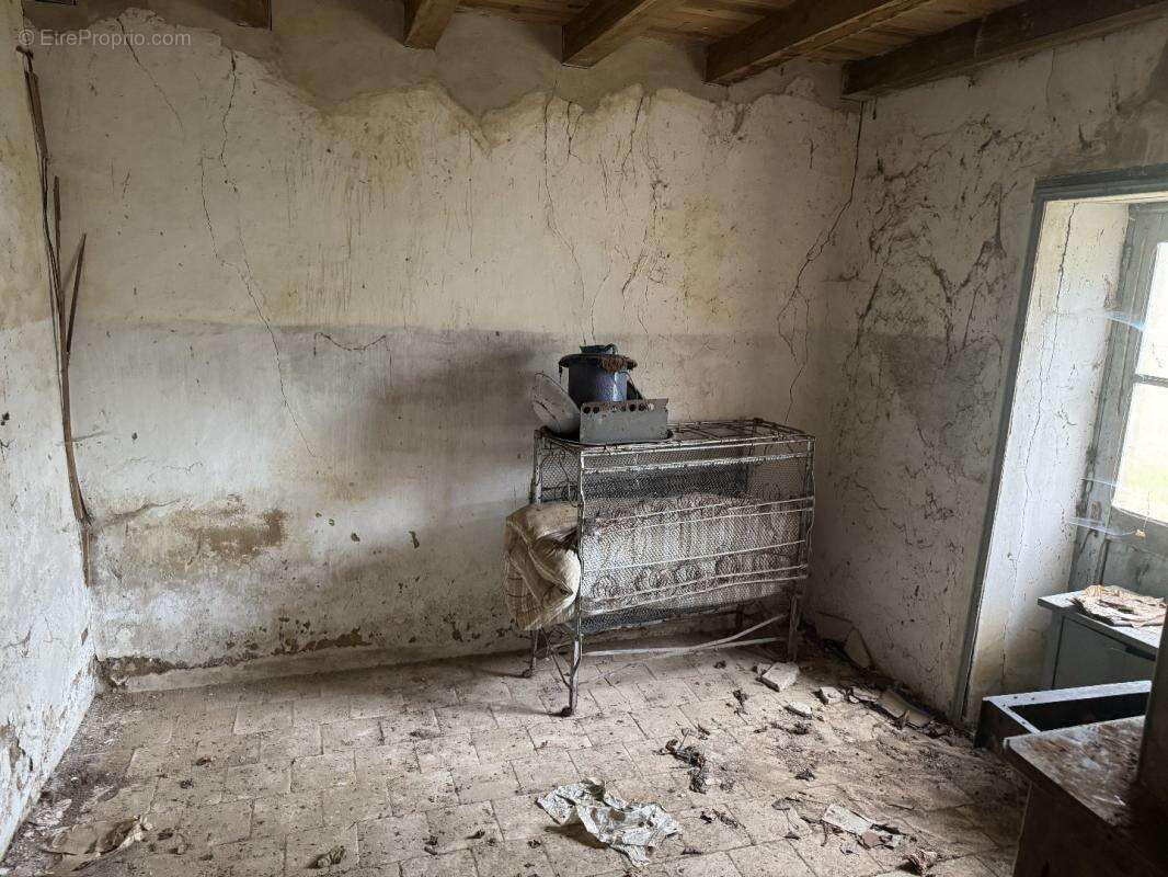 Maison 120 m² à Saint-Hilaire-Sur-Benaize  - photo 10